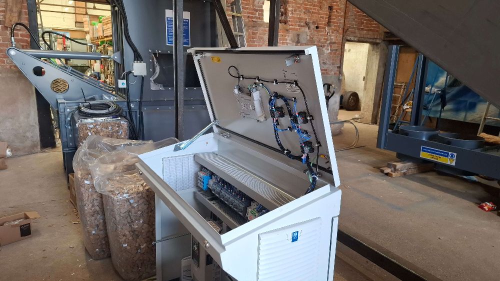 Automated Hydraulic Baler